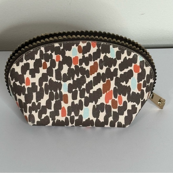 Spartina 449 Handbags - Spartina 449 Retreat Gray Clam Case